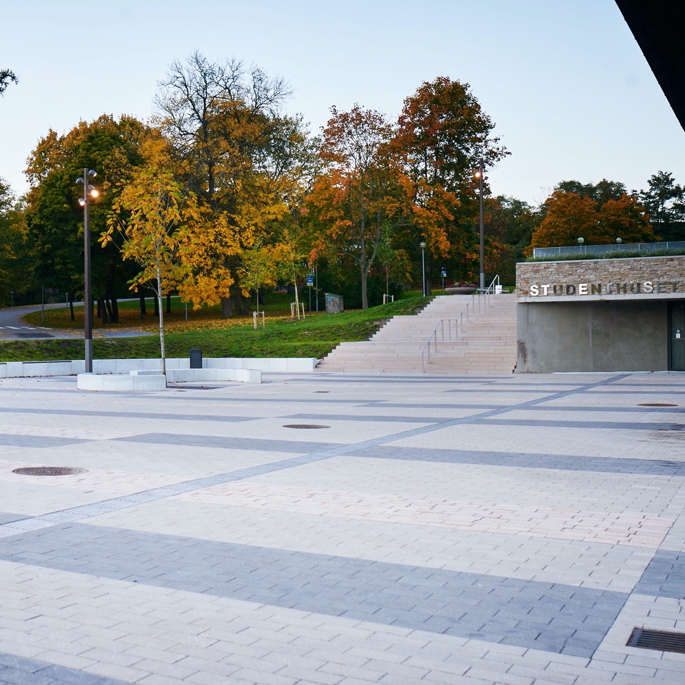 斯德哥尔摩大学校园新地标·生态和谐的学生之家-5