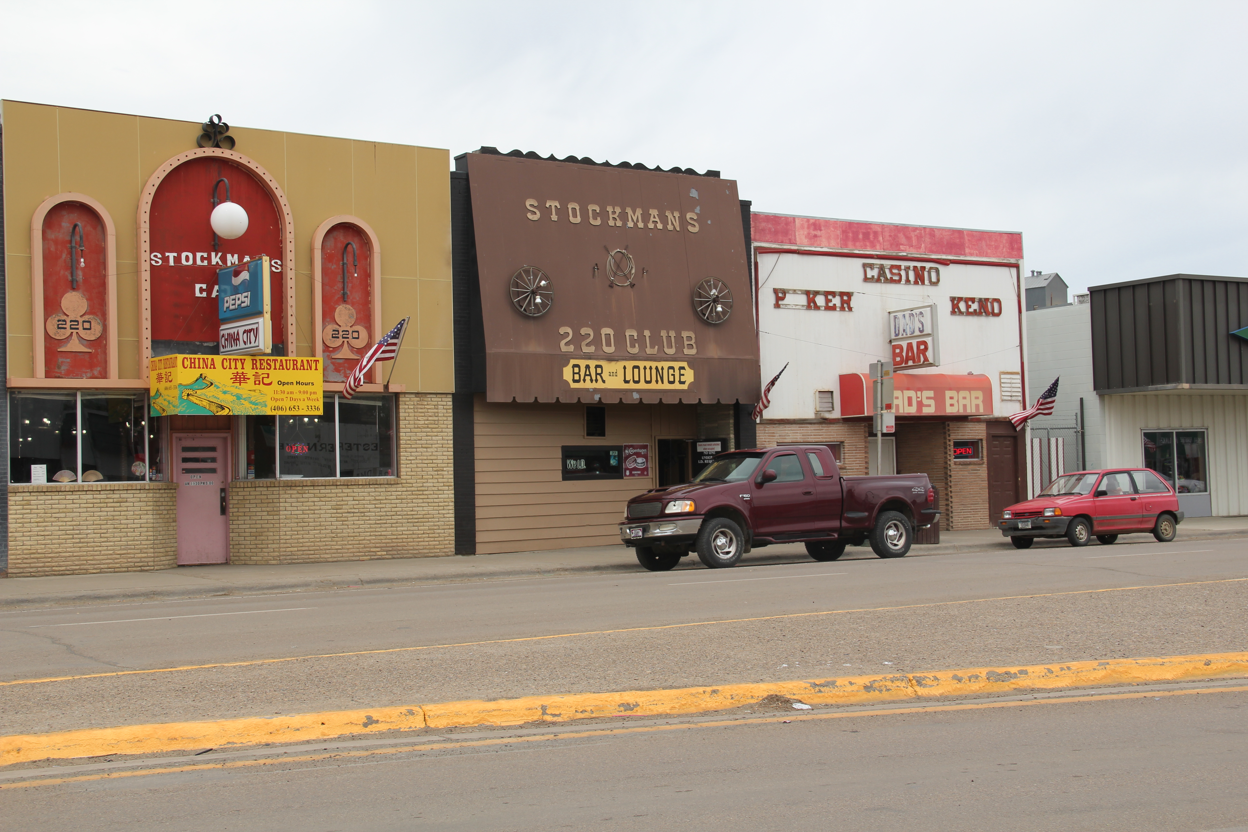 未明确提及（涉及Wolf Point相关建筑等情况）丨美国蒙大拿-15