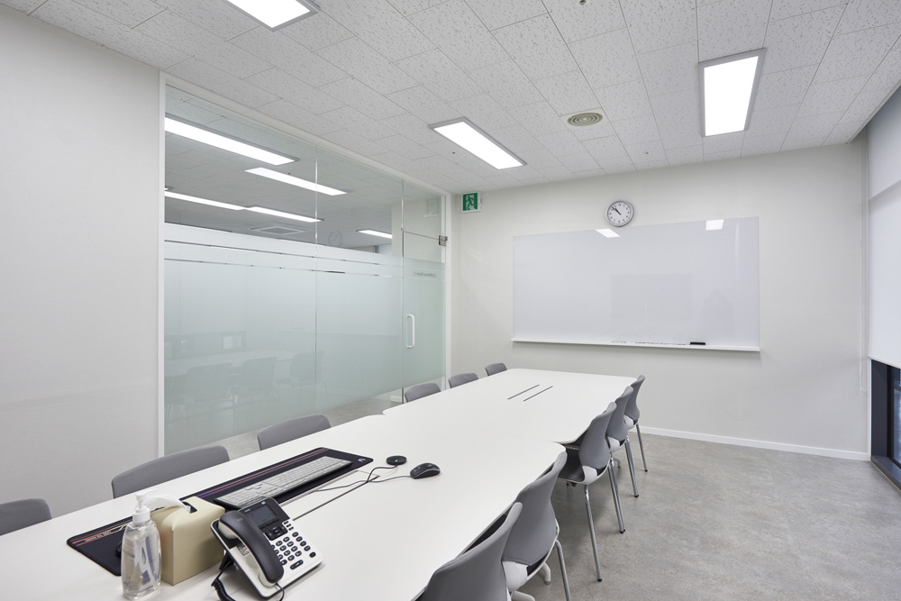 130 平知识产业中心极简白诠释空间美学-19