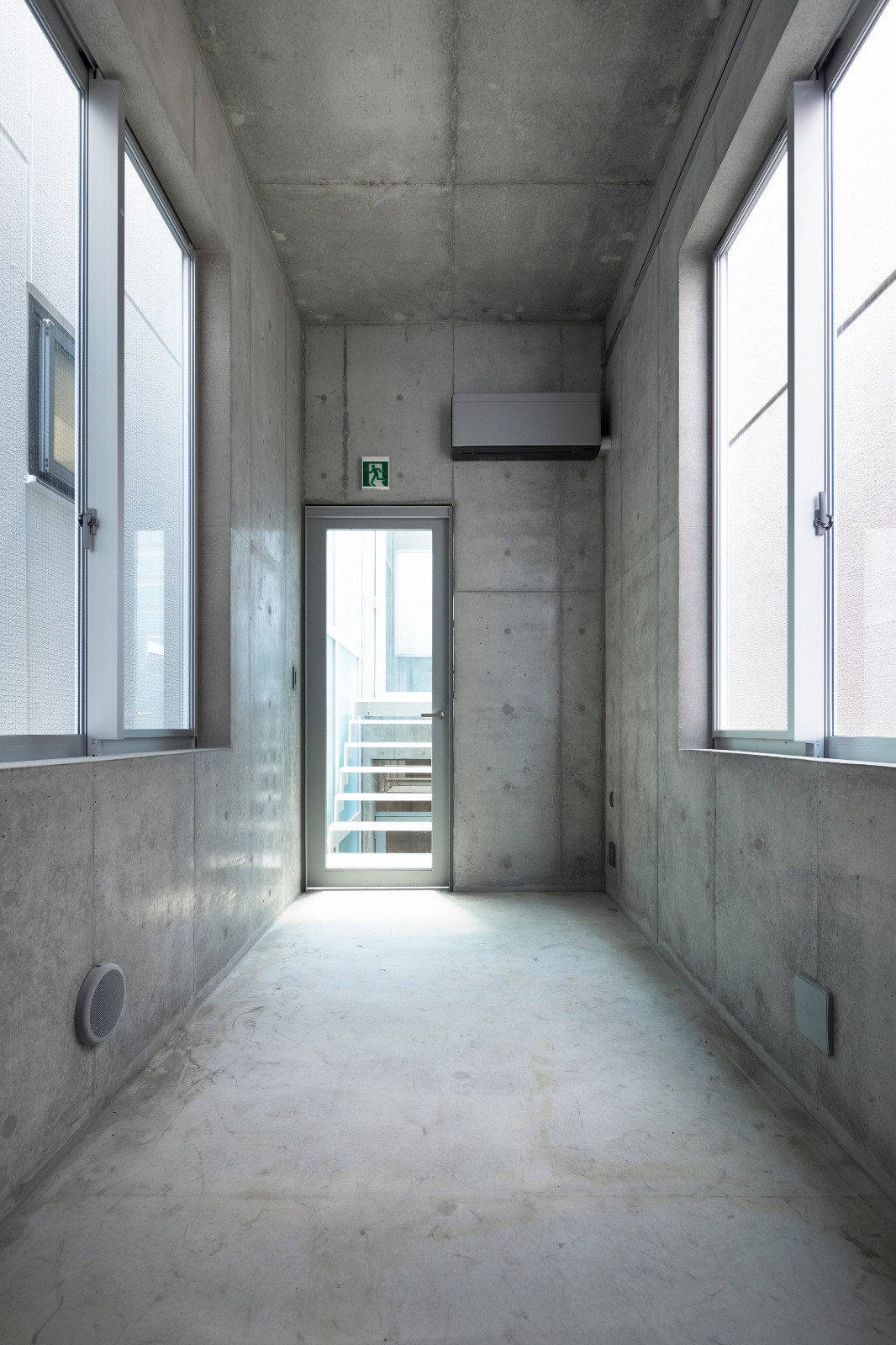 东京银座极简住宅,巷弄间的天空之光-19