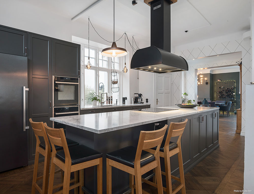 瑞典海岸线上的 Art Nouveau 风格历史别墅-9