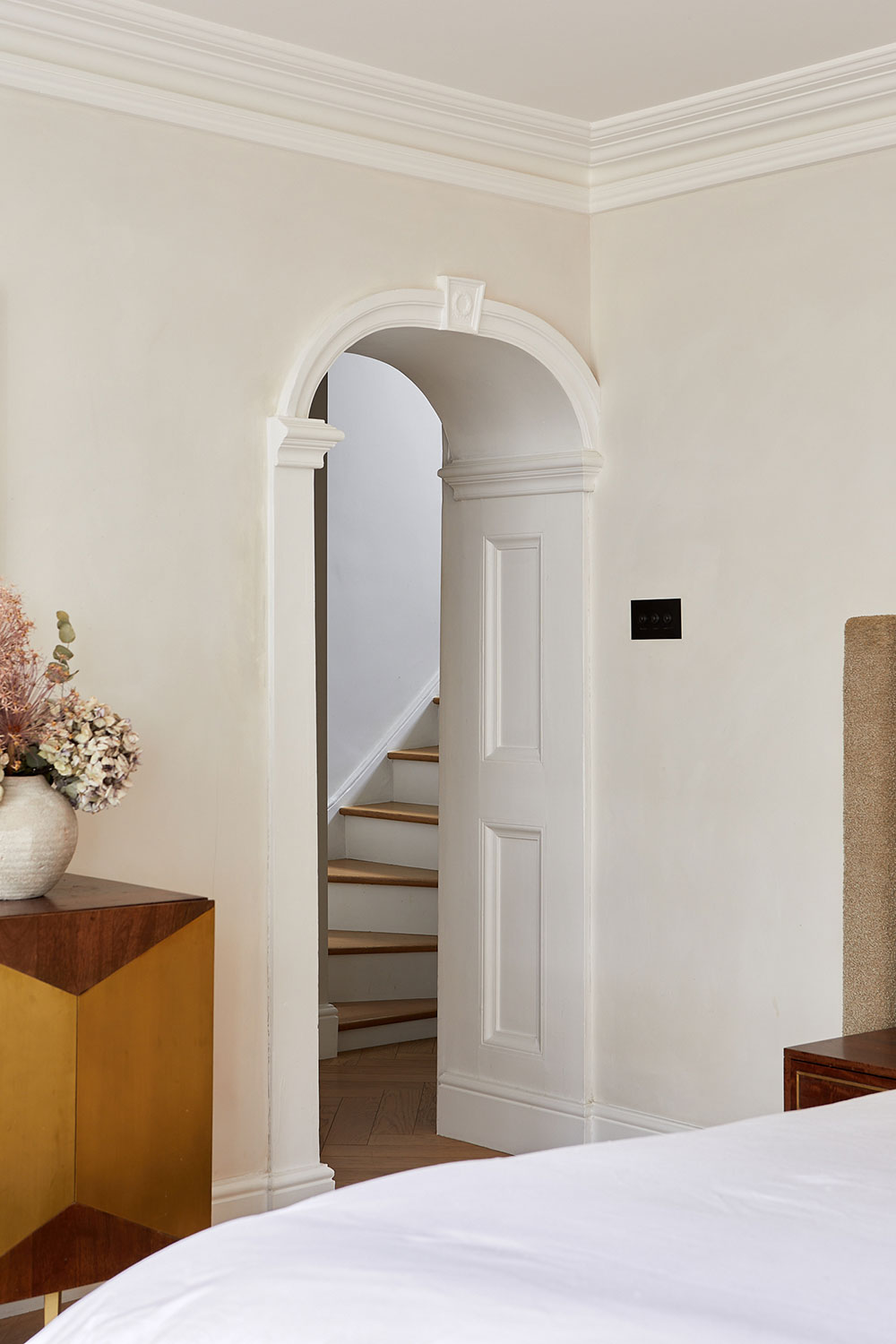 伦敦优雅维多利亚式公寓的现代改造-15