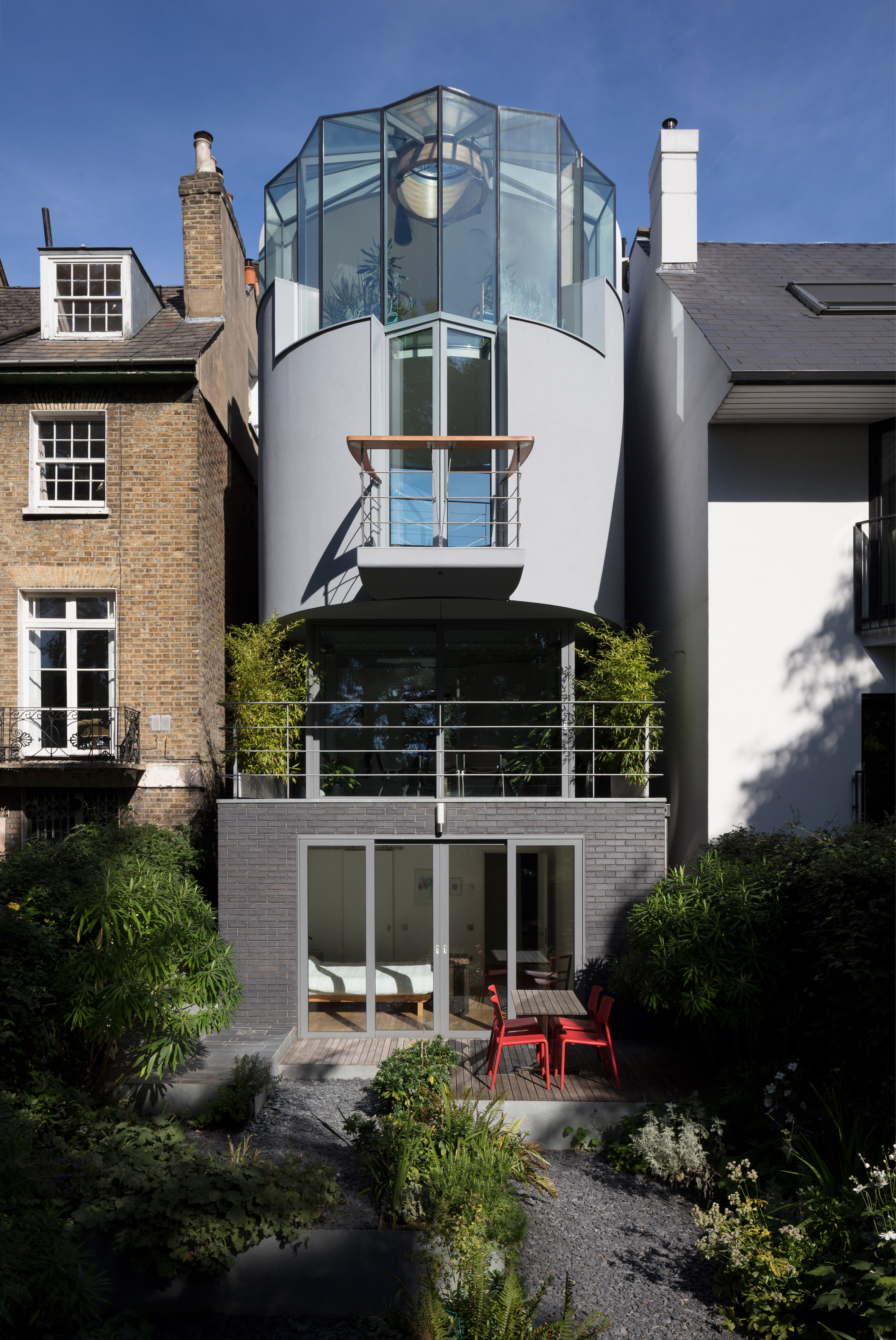Michael Russum uses boatbuilding techniques to build "mystery vessel"-5