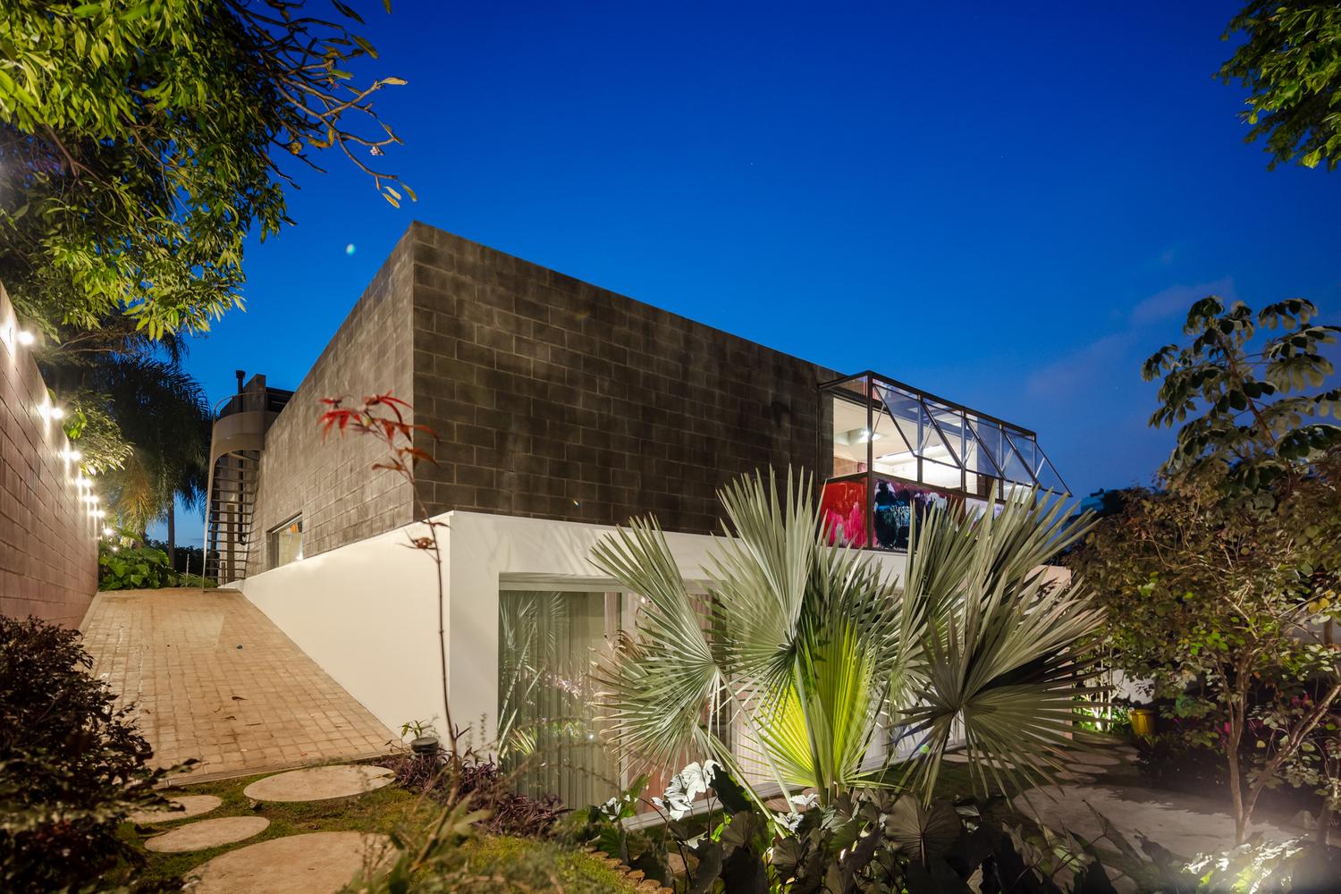 巴西"日落之屋"——功能与美学的和谐共生-39