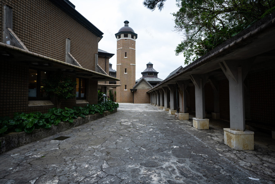 浦添市美術館丨建築家・内井昭蔵-11