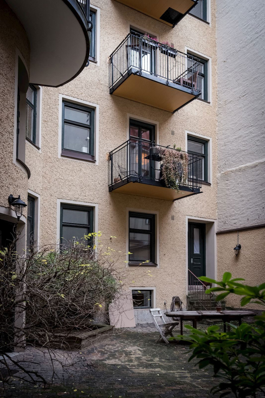 哥德堡原木门与现代风格公寓设计-27