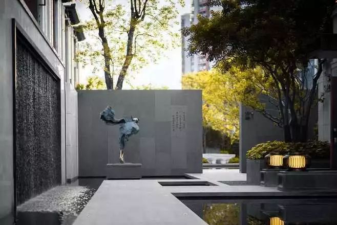 "静"动之间 | 雕塑艺术激活生活空间-15