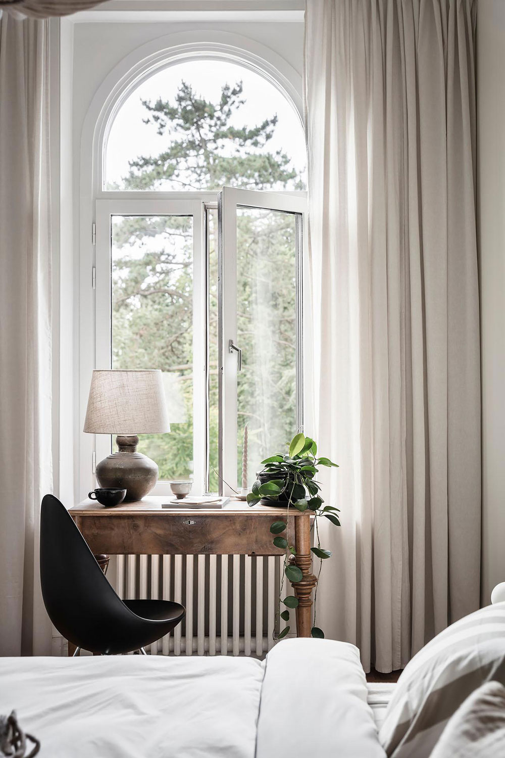 哥德堡优雅公寓，极简设计突显百年建筑之美-17