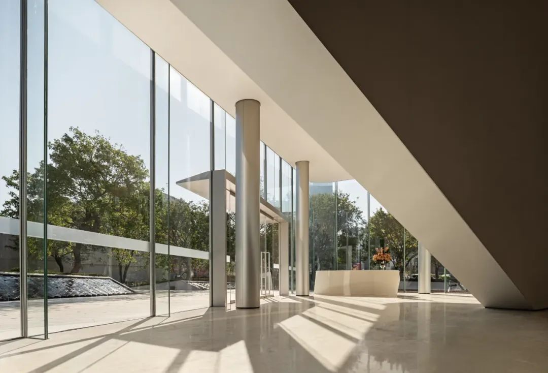 1308㎡极简美学售楼处丨李益中空间设计（硬装）,一木设计（软装）-26