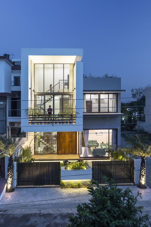 Sky Box House  Garg Architects-33