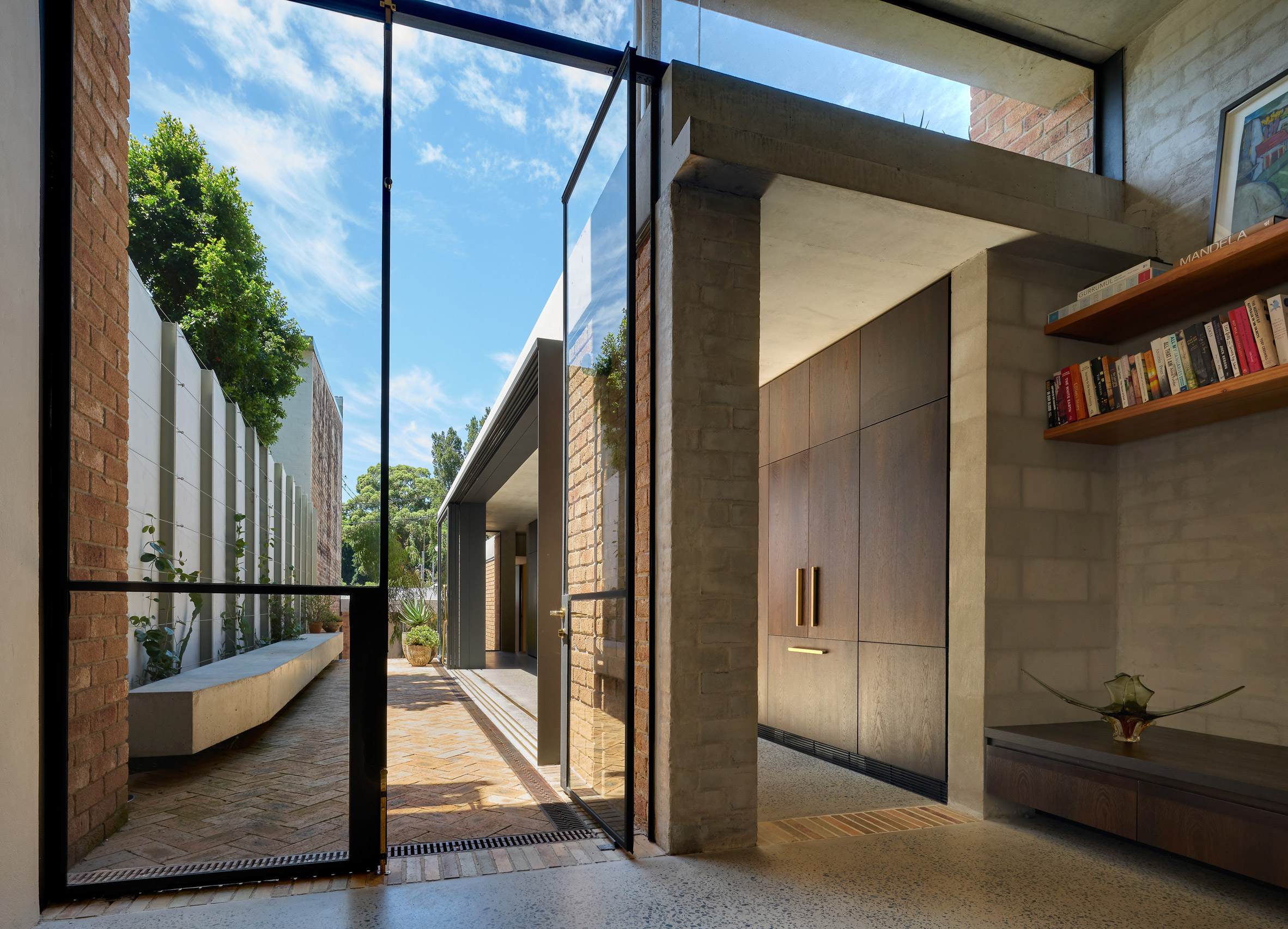 Welsh + Major slots lightwell between Sydney cottage and brick extension-18