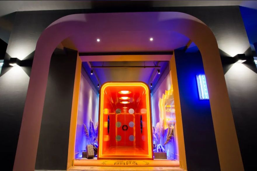 穿越时空的赛博朋克剧本杀馆·连云港 ERROR·404丨中国连云港丨点度空间设计-12