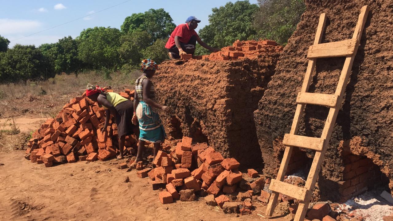 Girl Move Academy / ROOTSTUDIO + Paz Braga-23