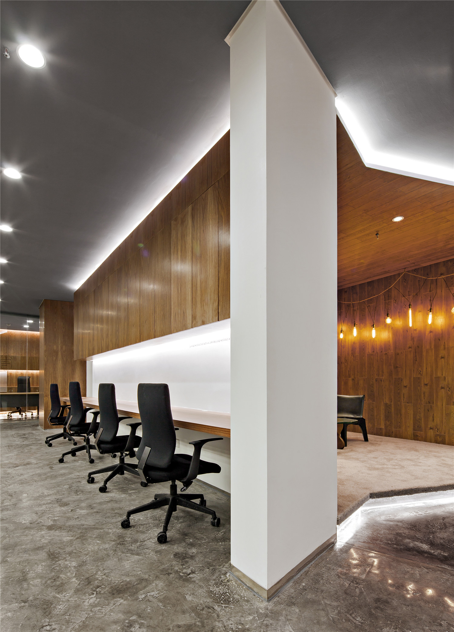 折纸空间·《世界时装之苑》办公室-12