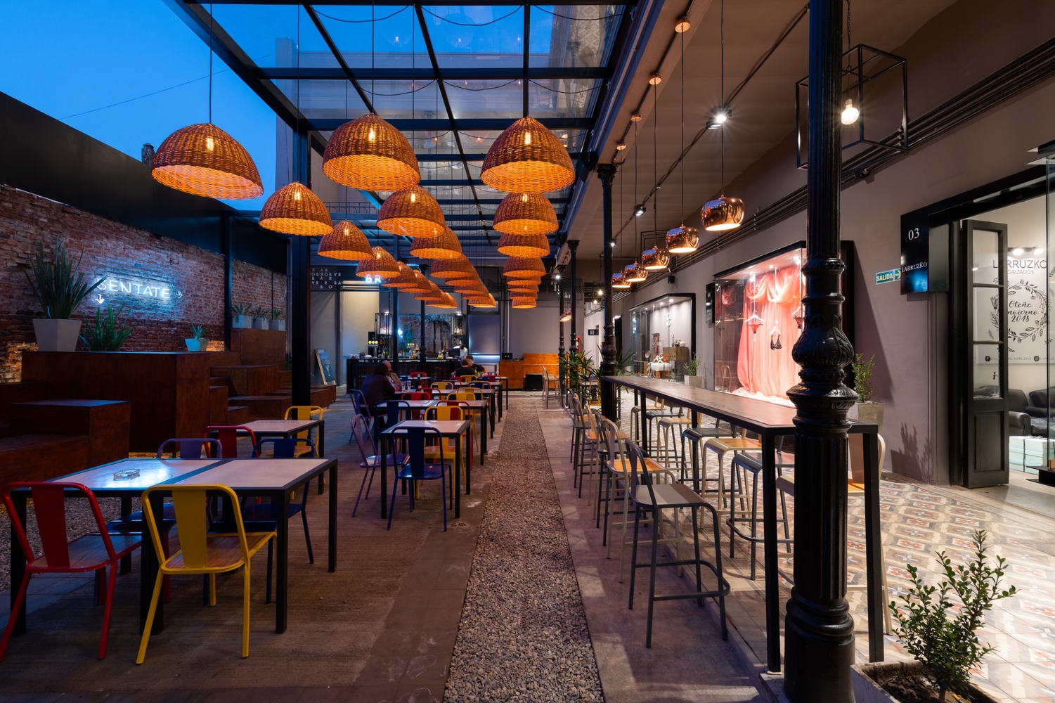 阿根廷百年修道院改造的购物中心-35