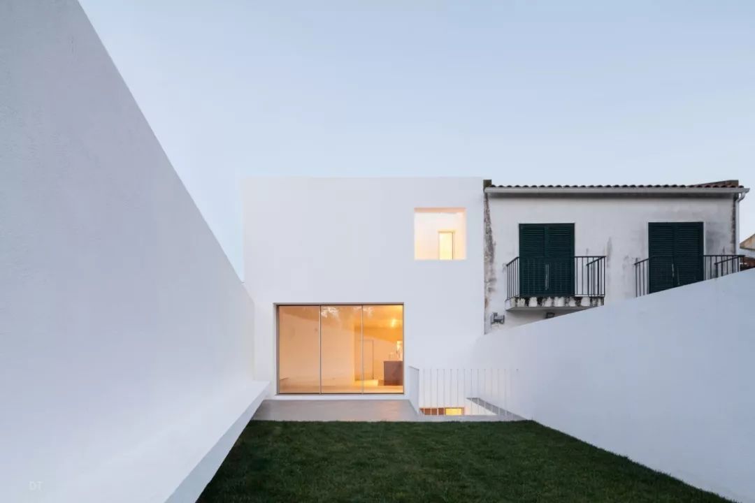 极简主义设计，葡萄牙里斯本的通透空间美学-65