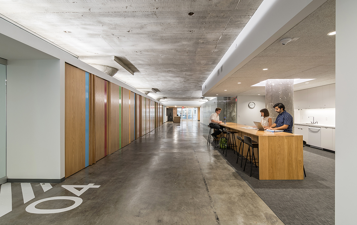 Memphis Teacher Residency | 温暖木质元素打造社区感教育空间-22