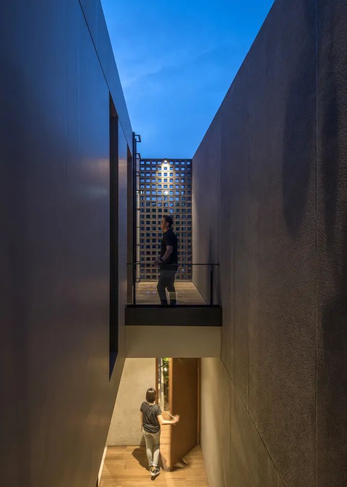 印尼 CJ House | 紧凑现代绿色住宅-12