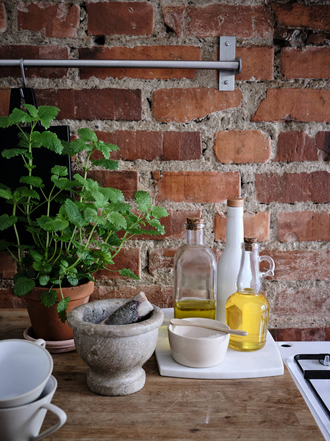 瑞典住宅单身公寓的质朴氛围与优雅装饰-16