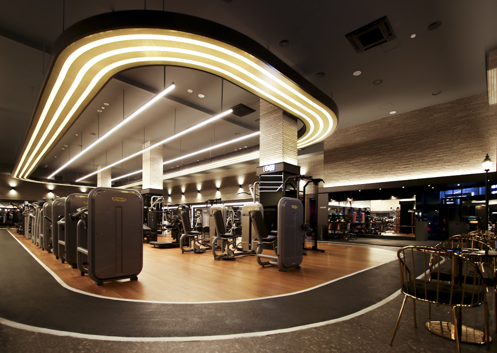 极简黑白色调 打造现代健身中心-2