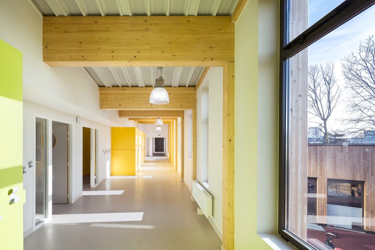 绿意盎然的新校园 · 贝松安吉拉·戴维斯学校-44