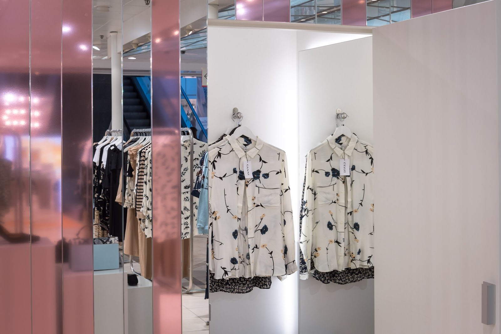 Ganni在哥本哈根Magasin百货店内店铺设计丨丹麦哥本哈根丨未明确提及具体设计团队名称-9