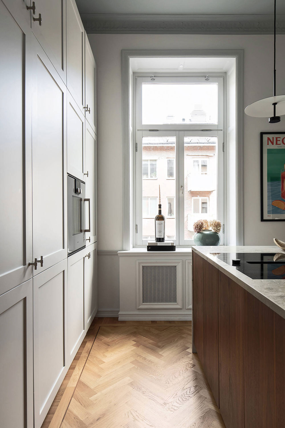 摩登斯堪的纳维亚公寓 | 彩色天花板的惊艳设计-12