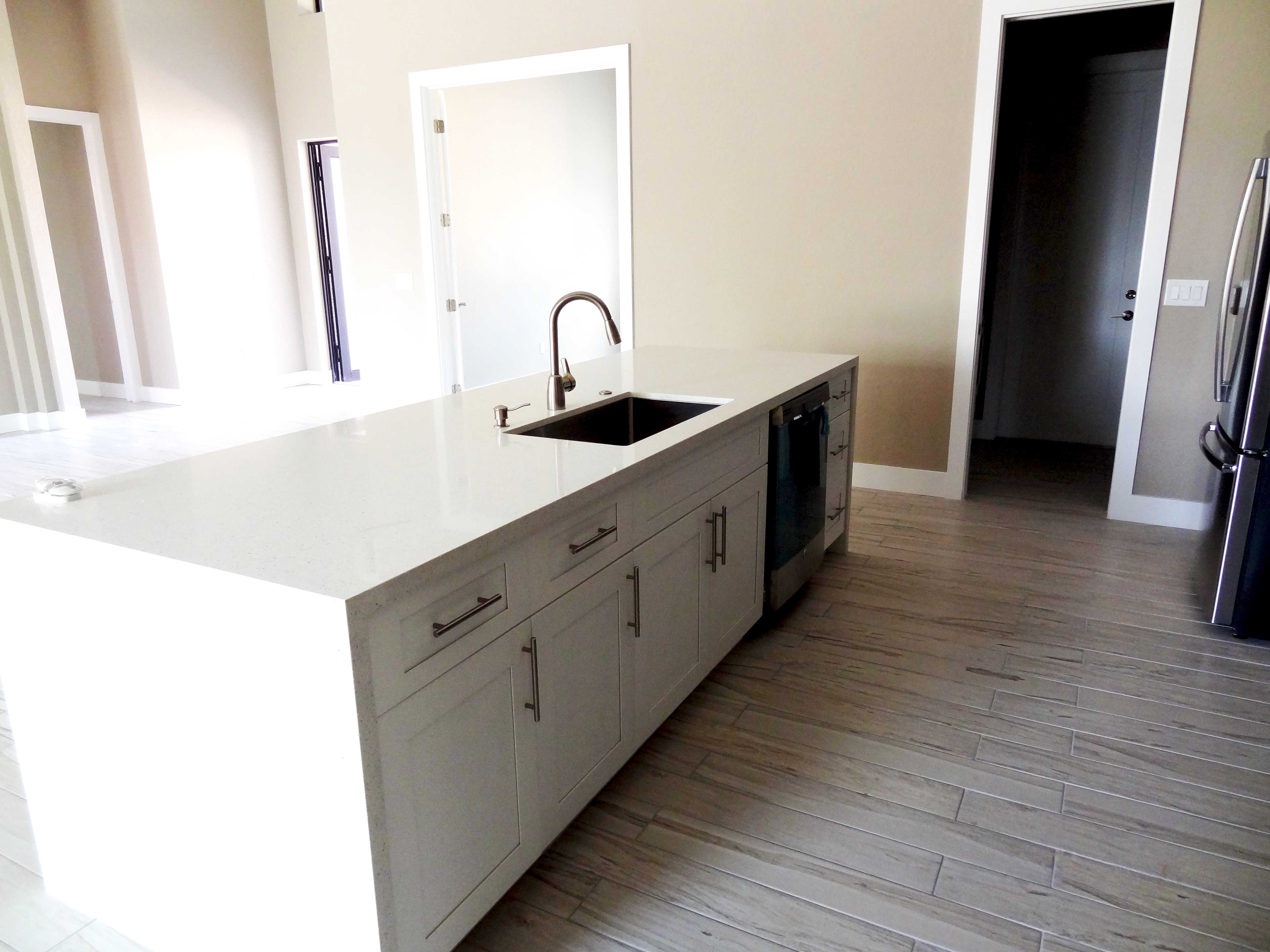 索菲娅豪华度假住宅,现代风格室内设计典范-5