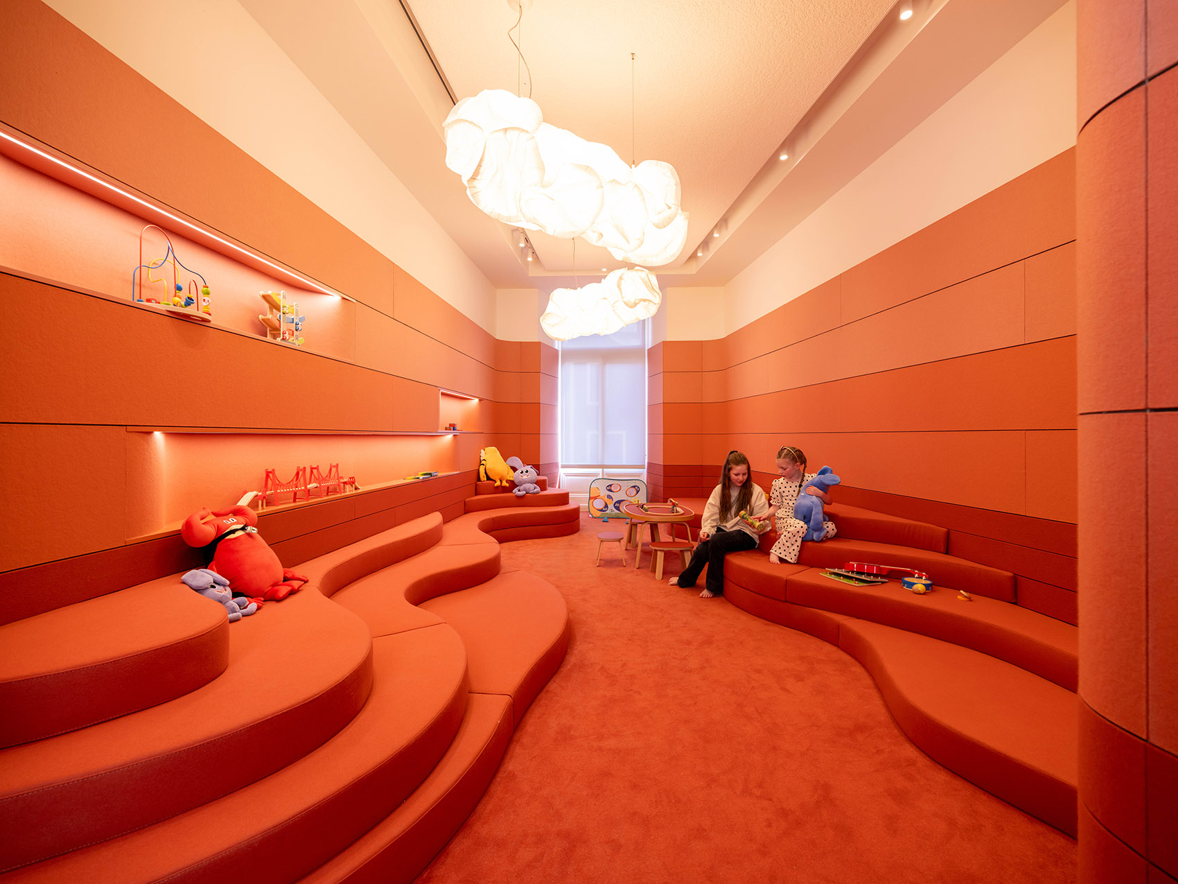 MVRDV打造欧洲规模最大的“蔚来中心”-35