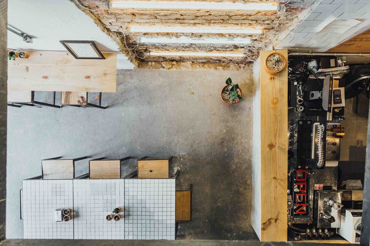 旧车间变身高质感手工啤酒厂-7