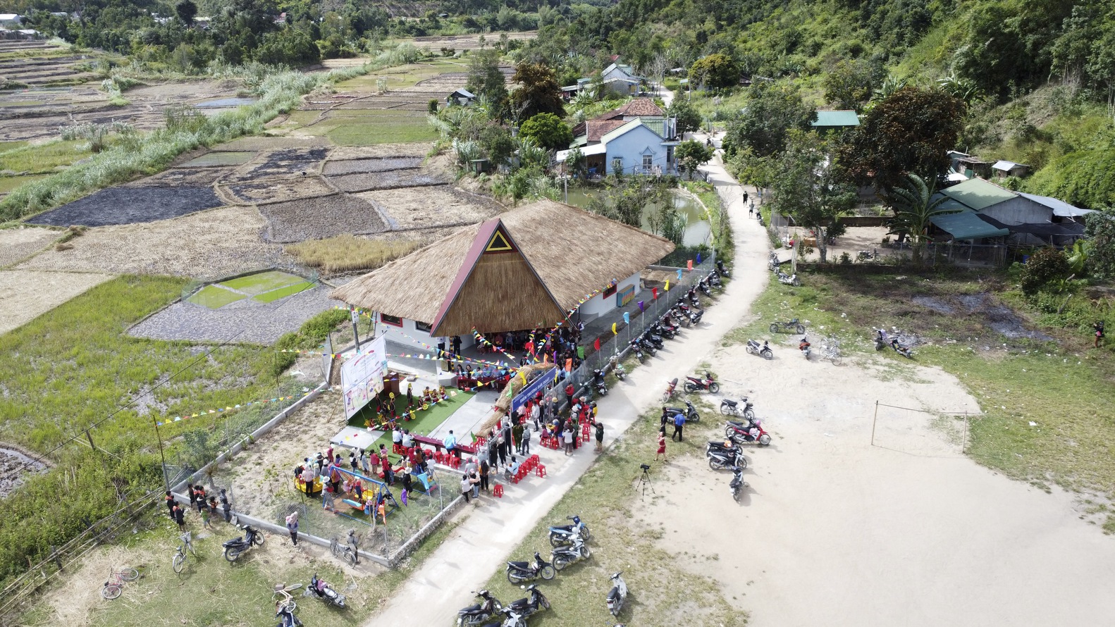 越南公鸡学校丨1+1》2 名建筑师-12