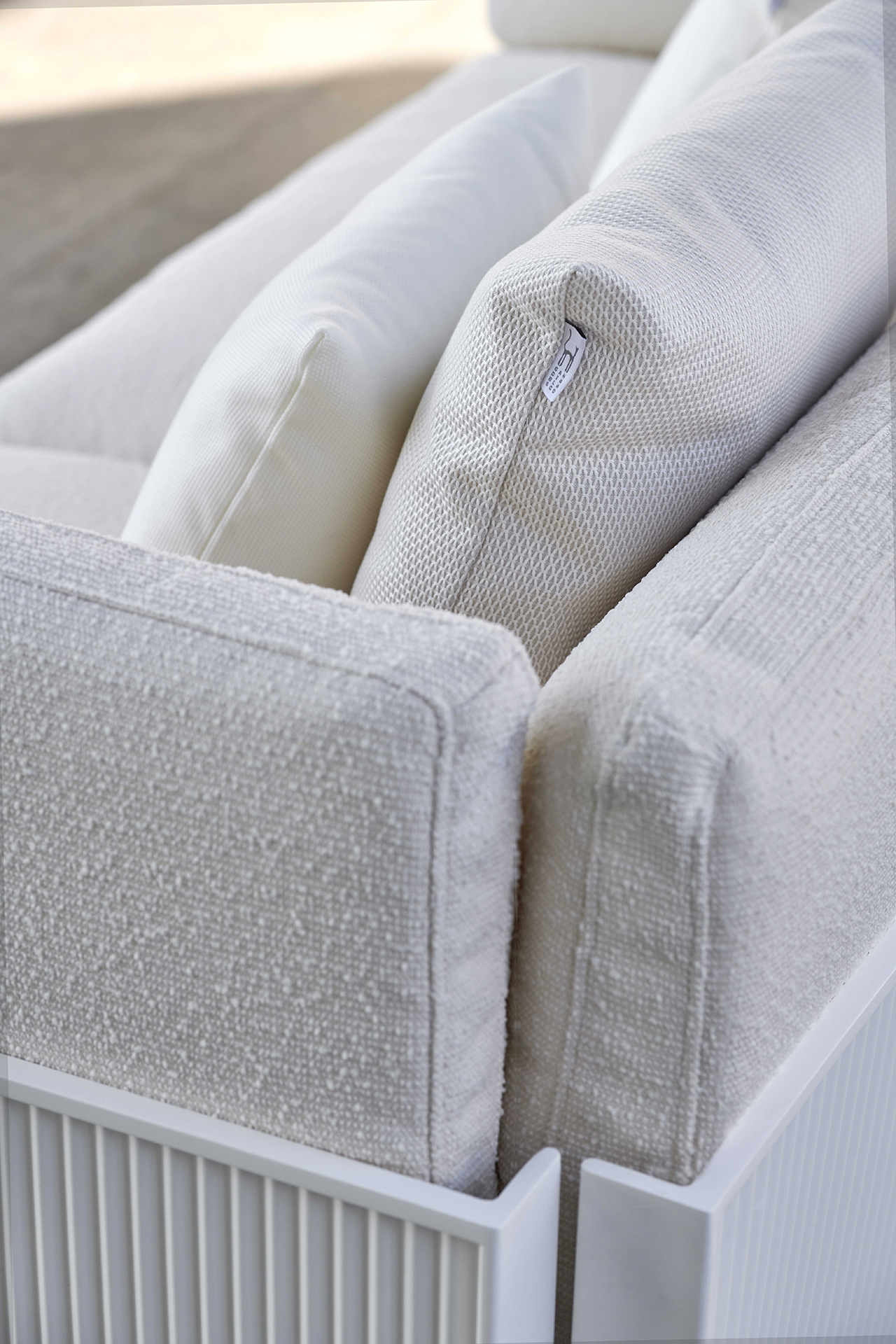 融合之美 | Nichetto 设计的 ONDE 户外家具系列-10