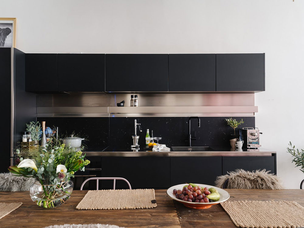 斯德哥尔摩工业风公寓的粉色卧室设计-5