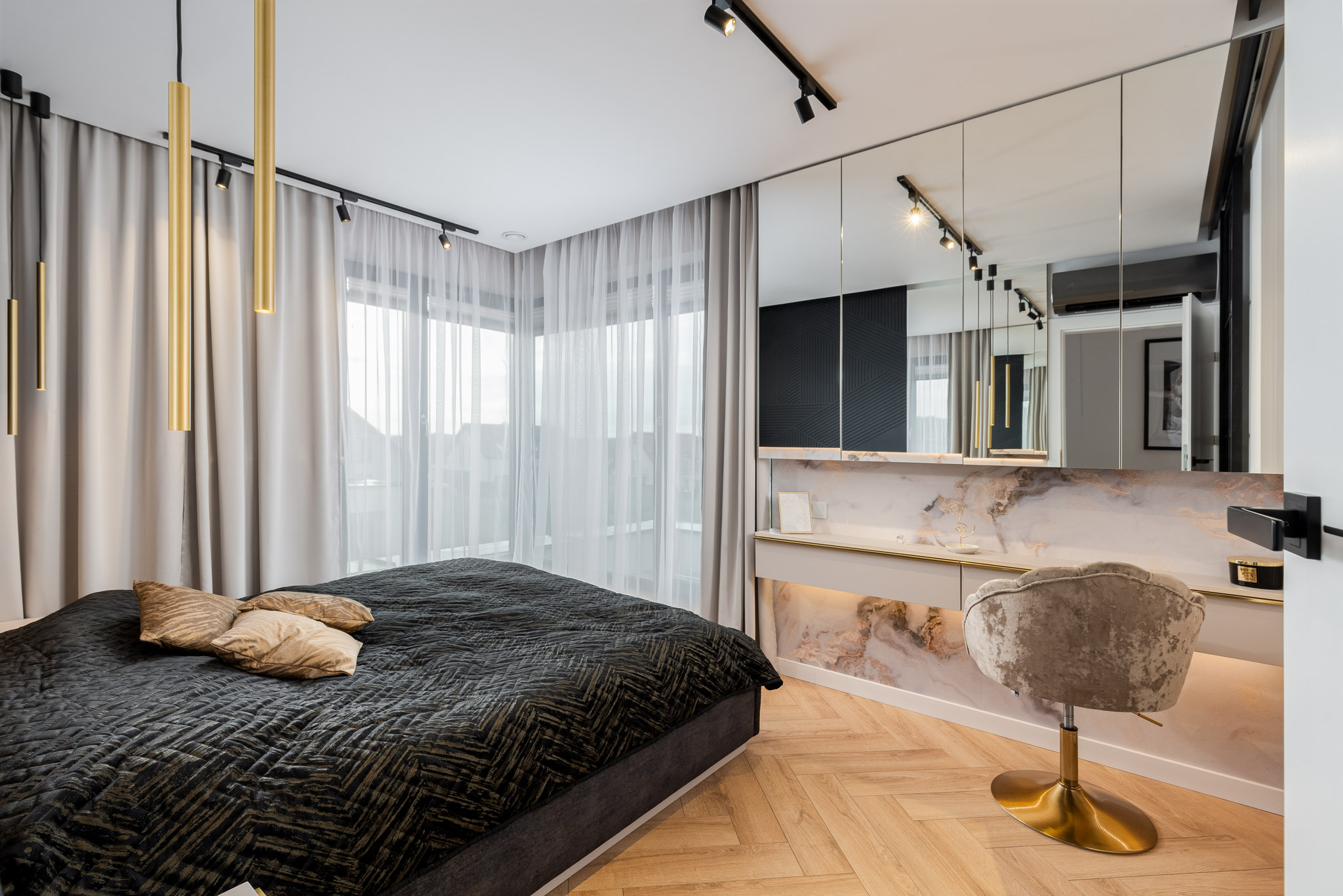 适合2+2家庭的漂亮住宅-19