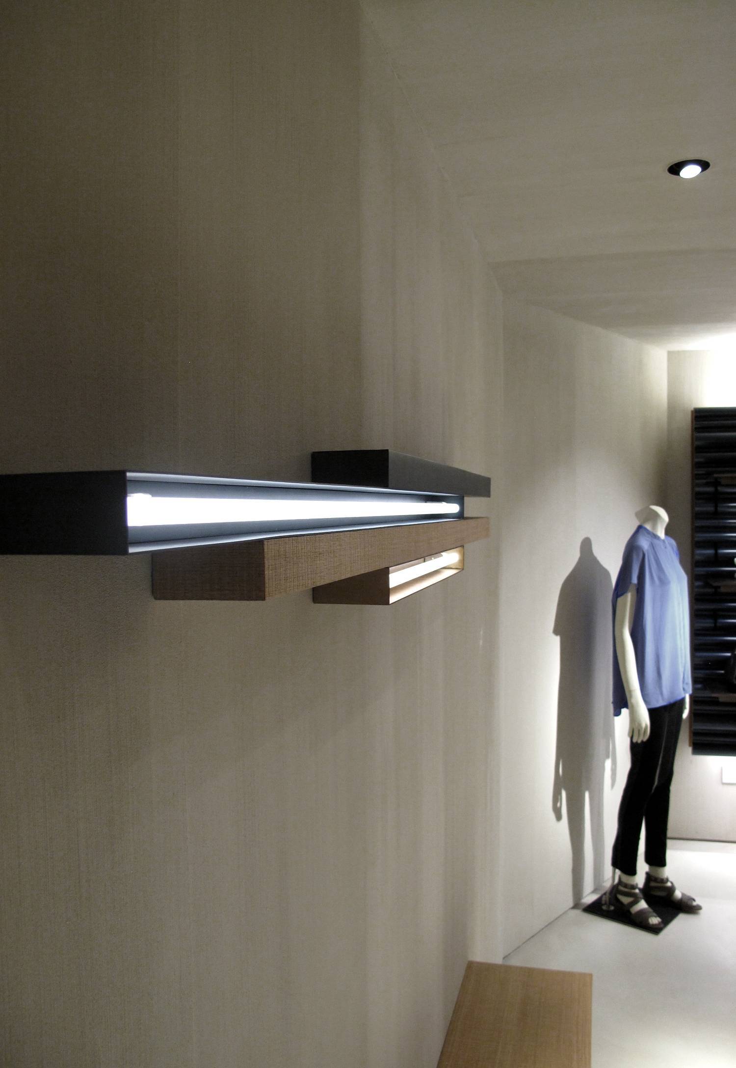 Calvin Klein Jeans 旗舰店——温材料营造复杂纹理空间-8