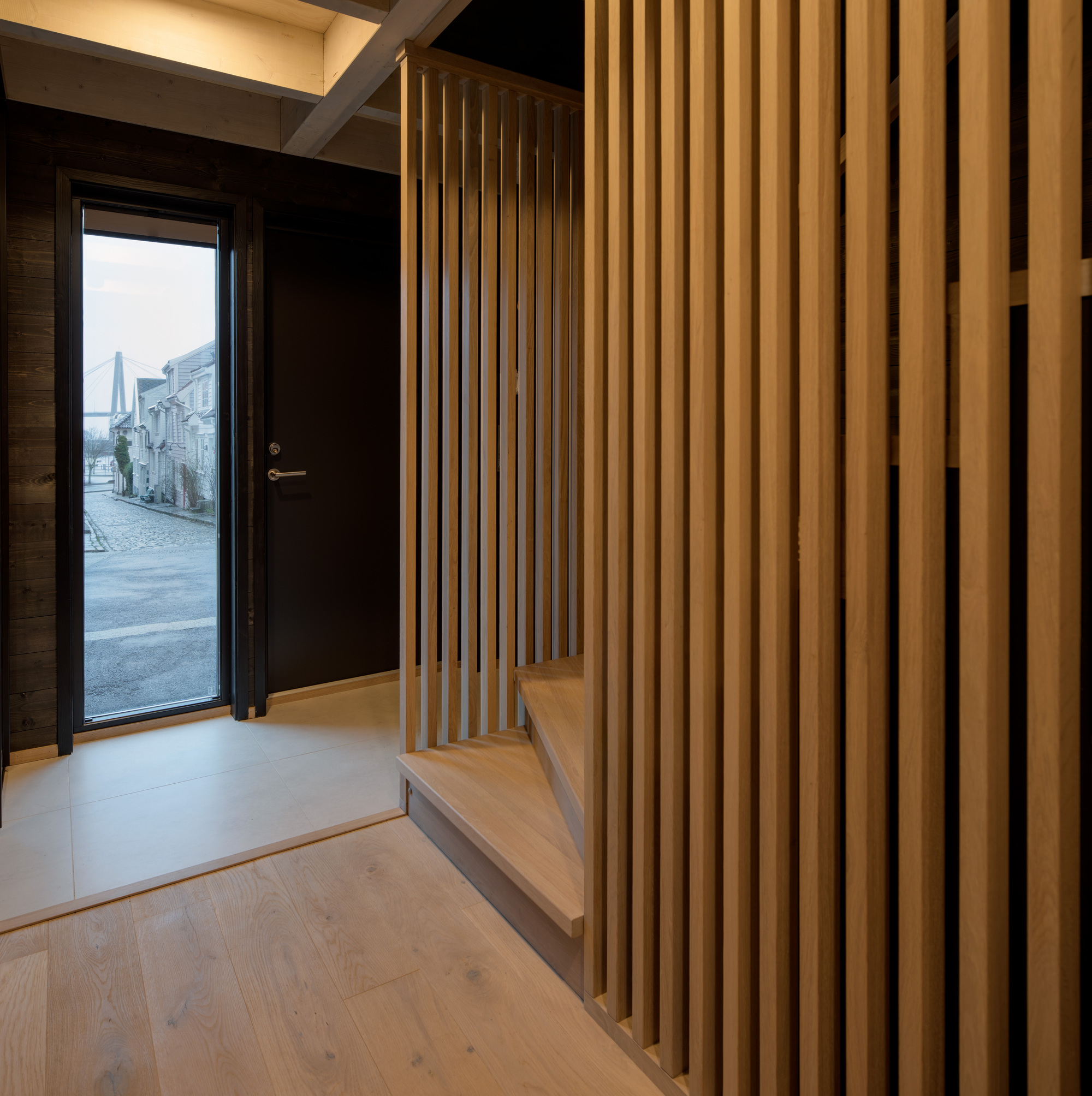 挪威海滨小镇的木质生活 | ABC Street House-23