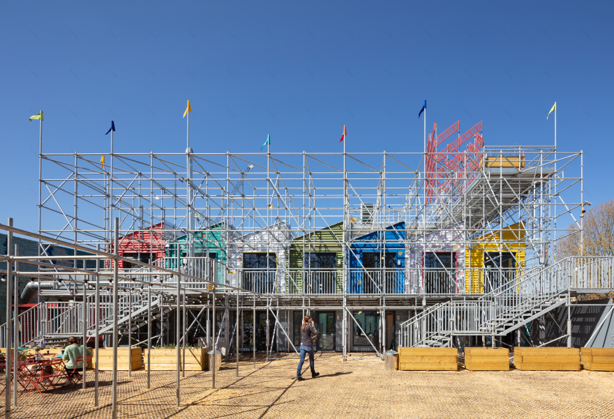 Ebury Edge · 彩色木质设计的临时社区中心丨英国伦敦丨Jan Kattein Architects-17