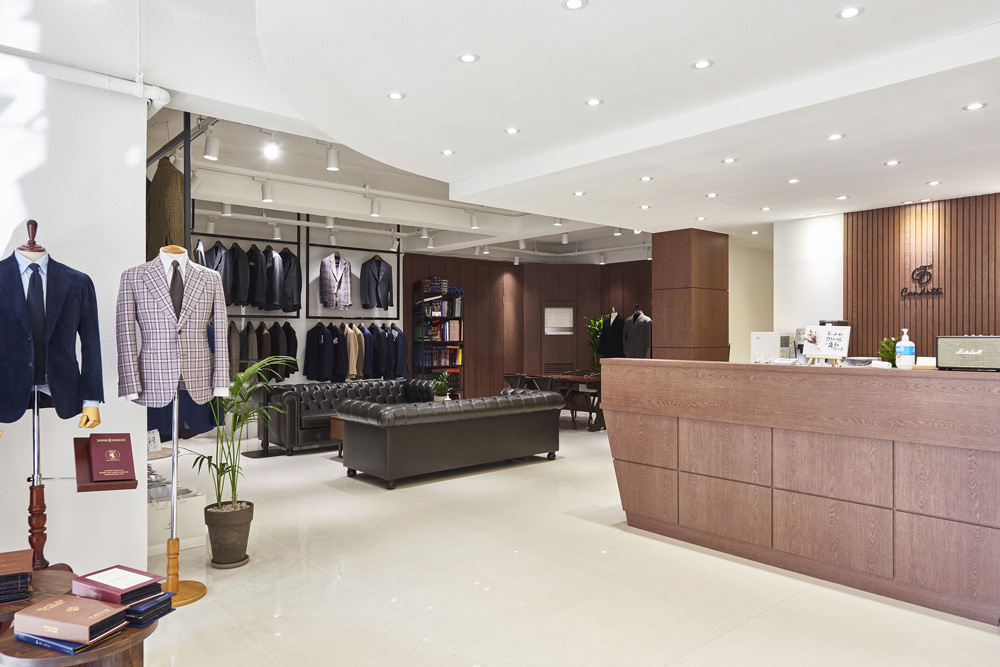 24 坪高级定制服装店，打造优雅黑白空间-3