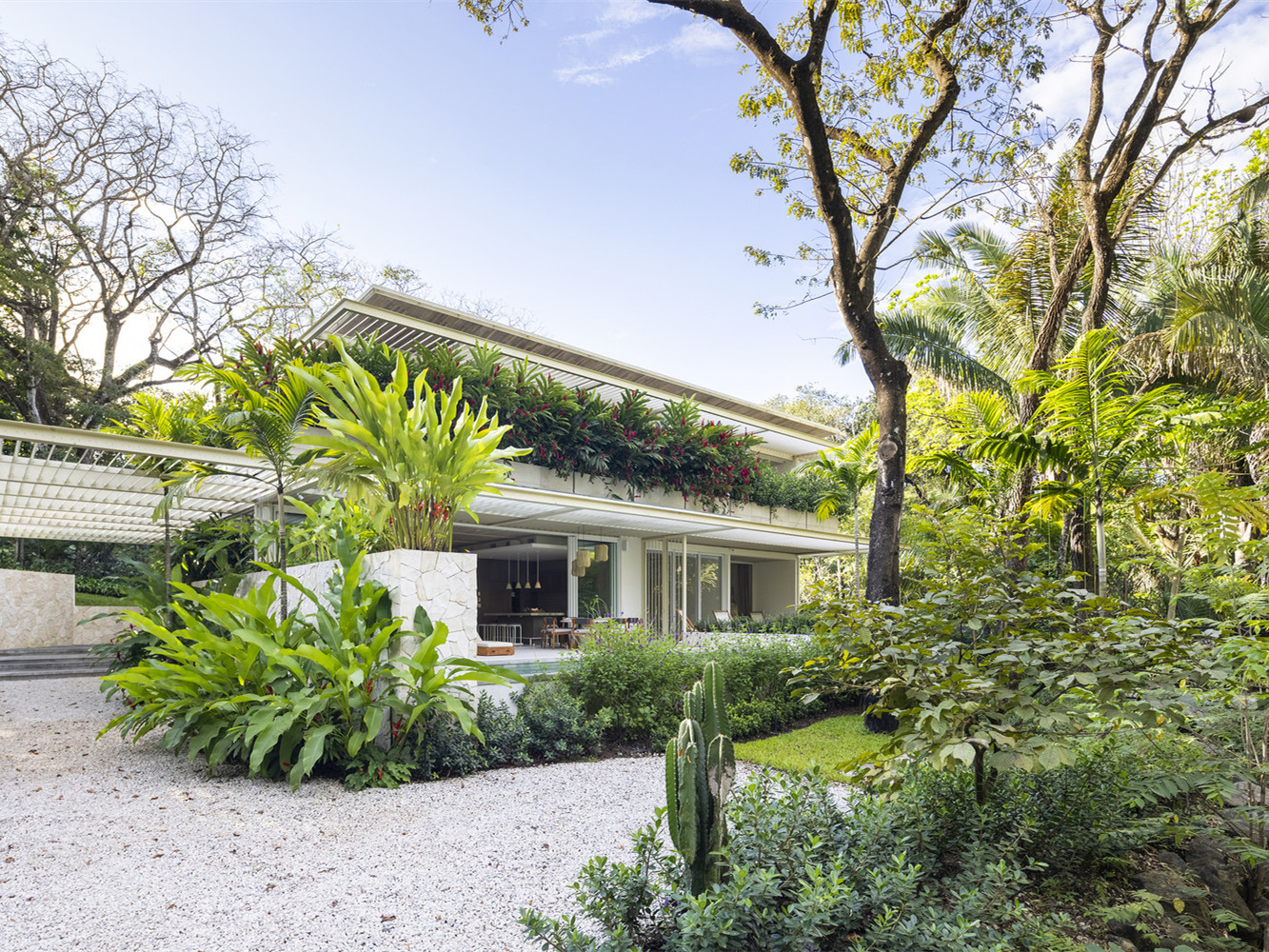 哥斯达黎加当代热带住宅丨萨克斯工作室-3