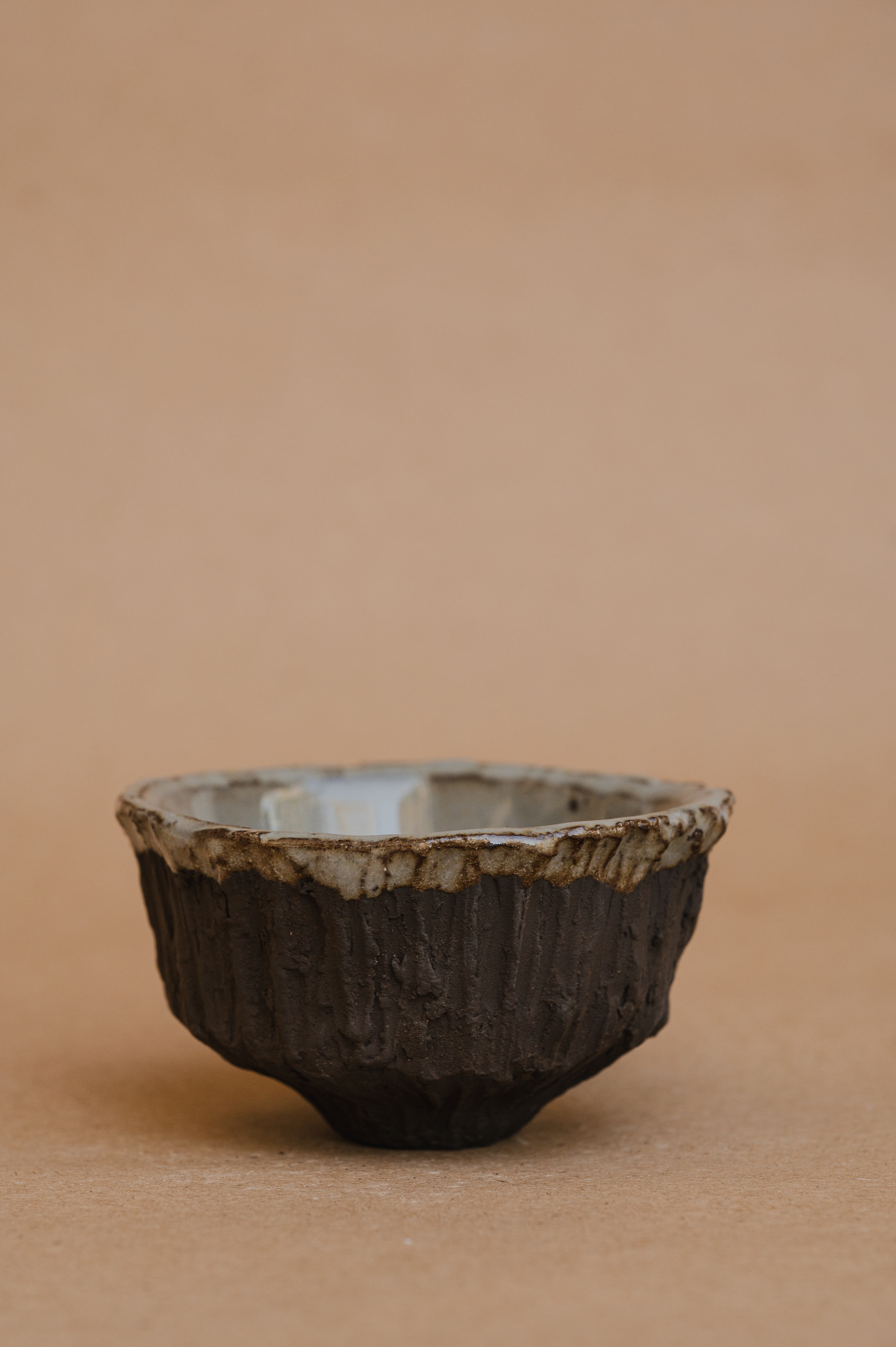 土杯；陶杯（注：earth常见有泥土、土地等意，earth cups可理解为用泥土制作的杯子，意译为土杯、陶杯 ） 丨yevhenii avramenko-13