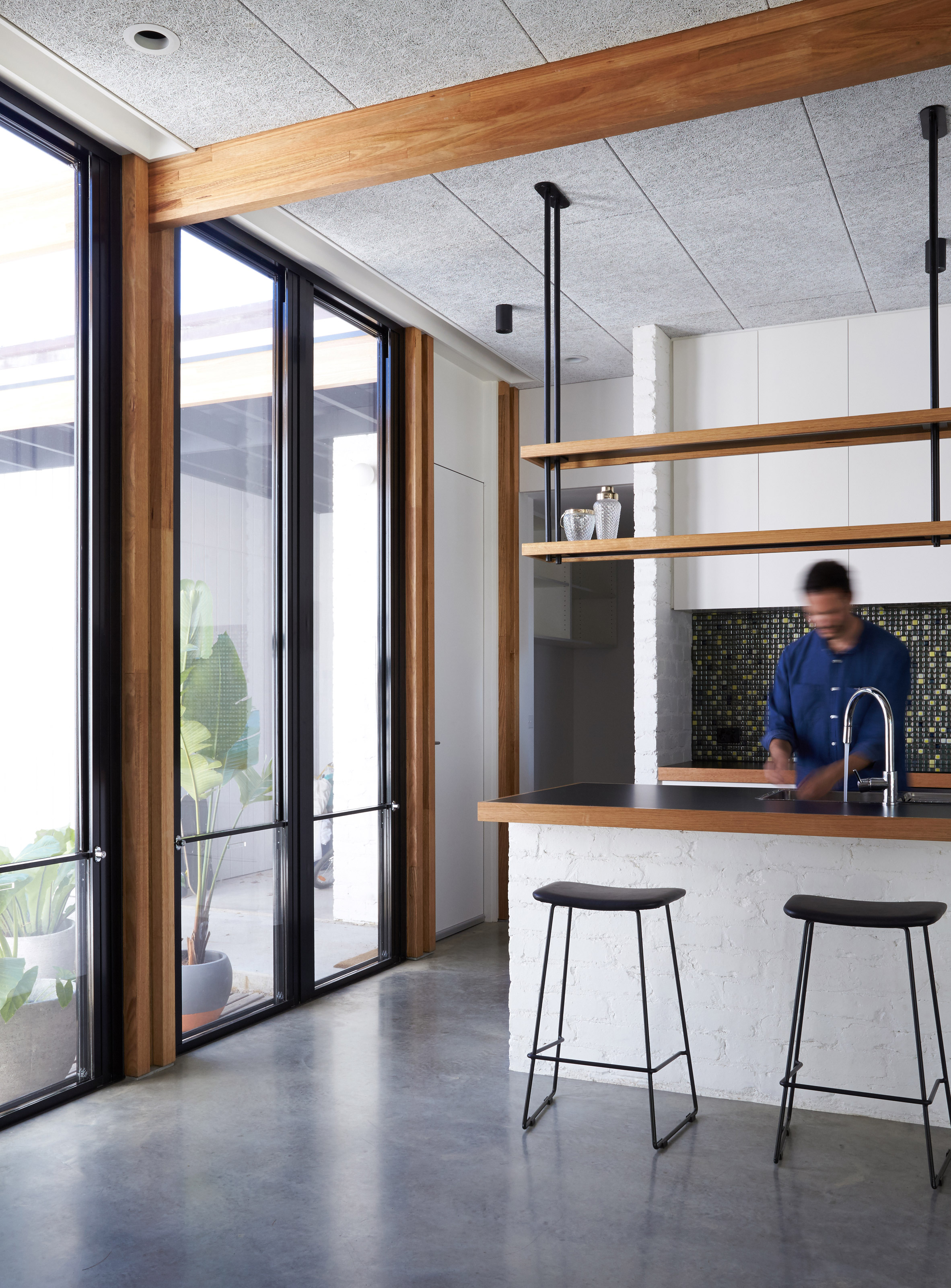 Foomann Architects exposes timber framework in Melbourne bungalow-5