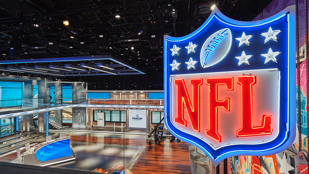 NFL 媒体总部 | 创新科技融入垂直校园设计-5