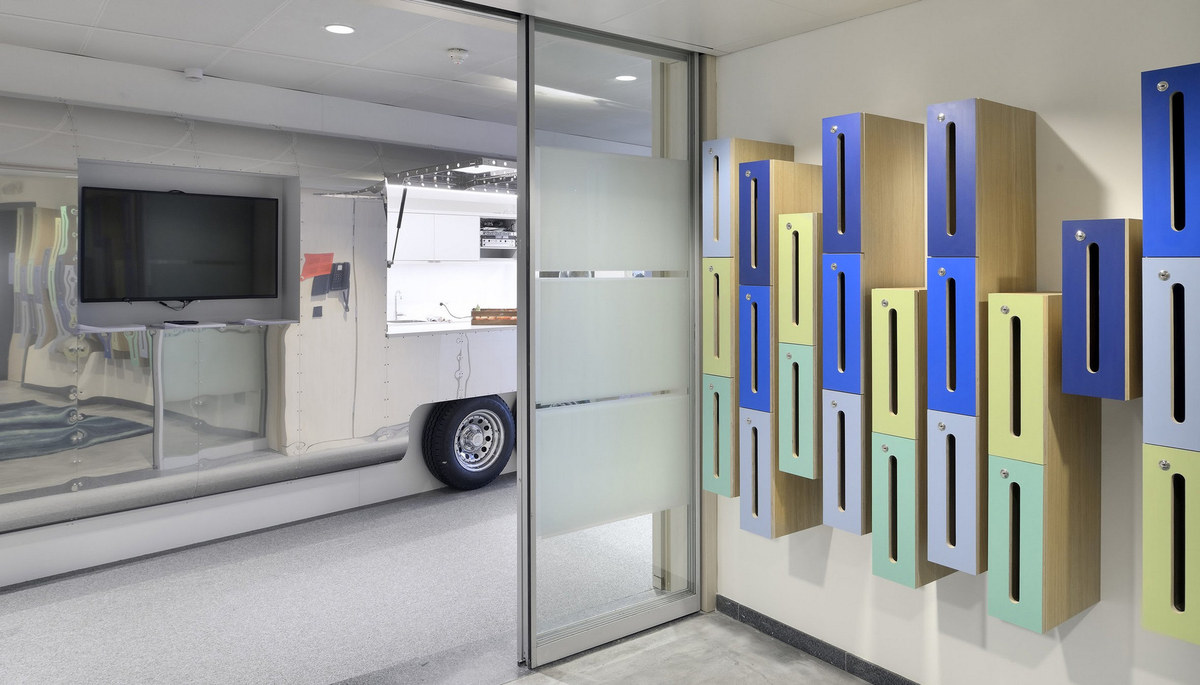 比利时布鲁塞尔 Agoria 科技休闲办公空间-13