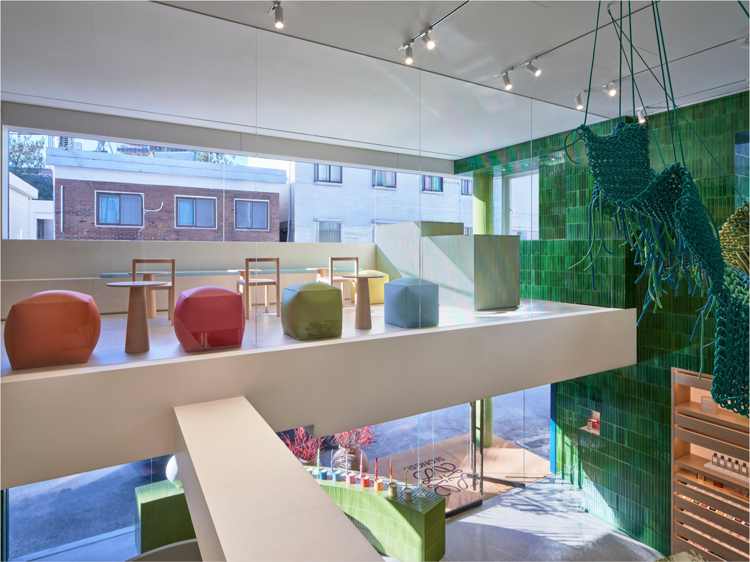 LOEWE香水独立店丨韩国首尔丨LOEWE马德里内部设计团队-10