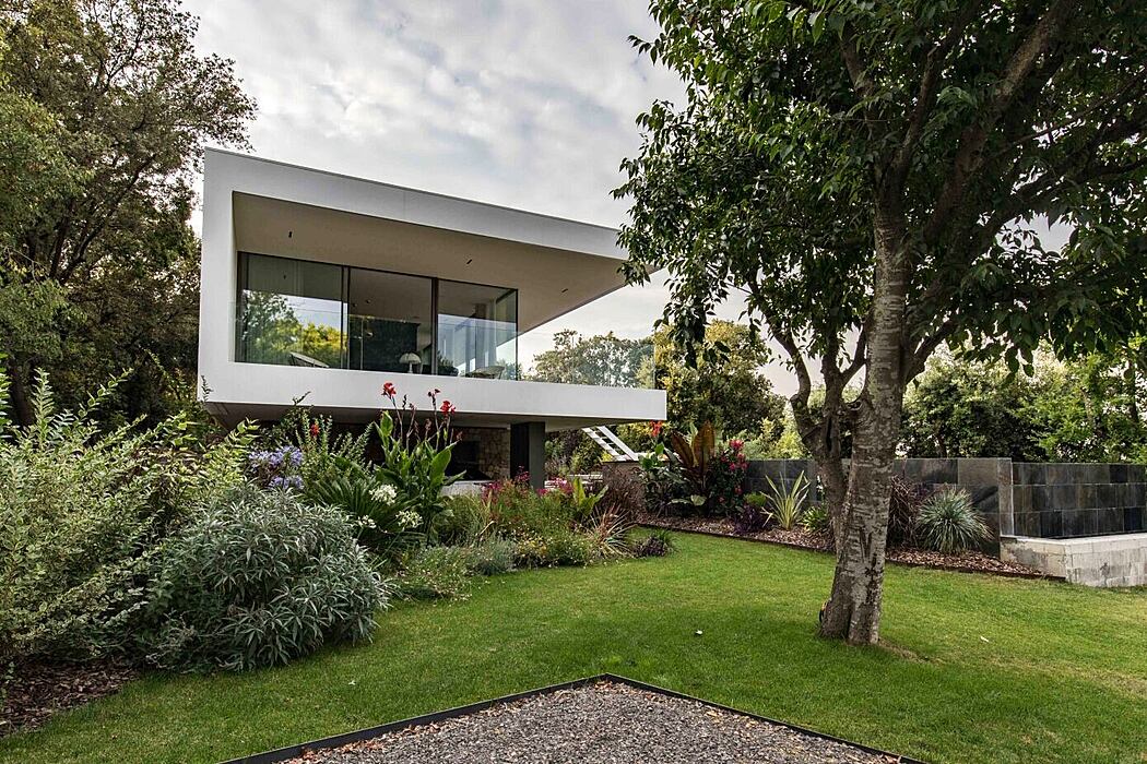 CML 的 House · 法国南部的悬浮式现代住宅丨法国蒙彼利埃丨Brengues Le Pavec-10