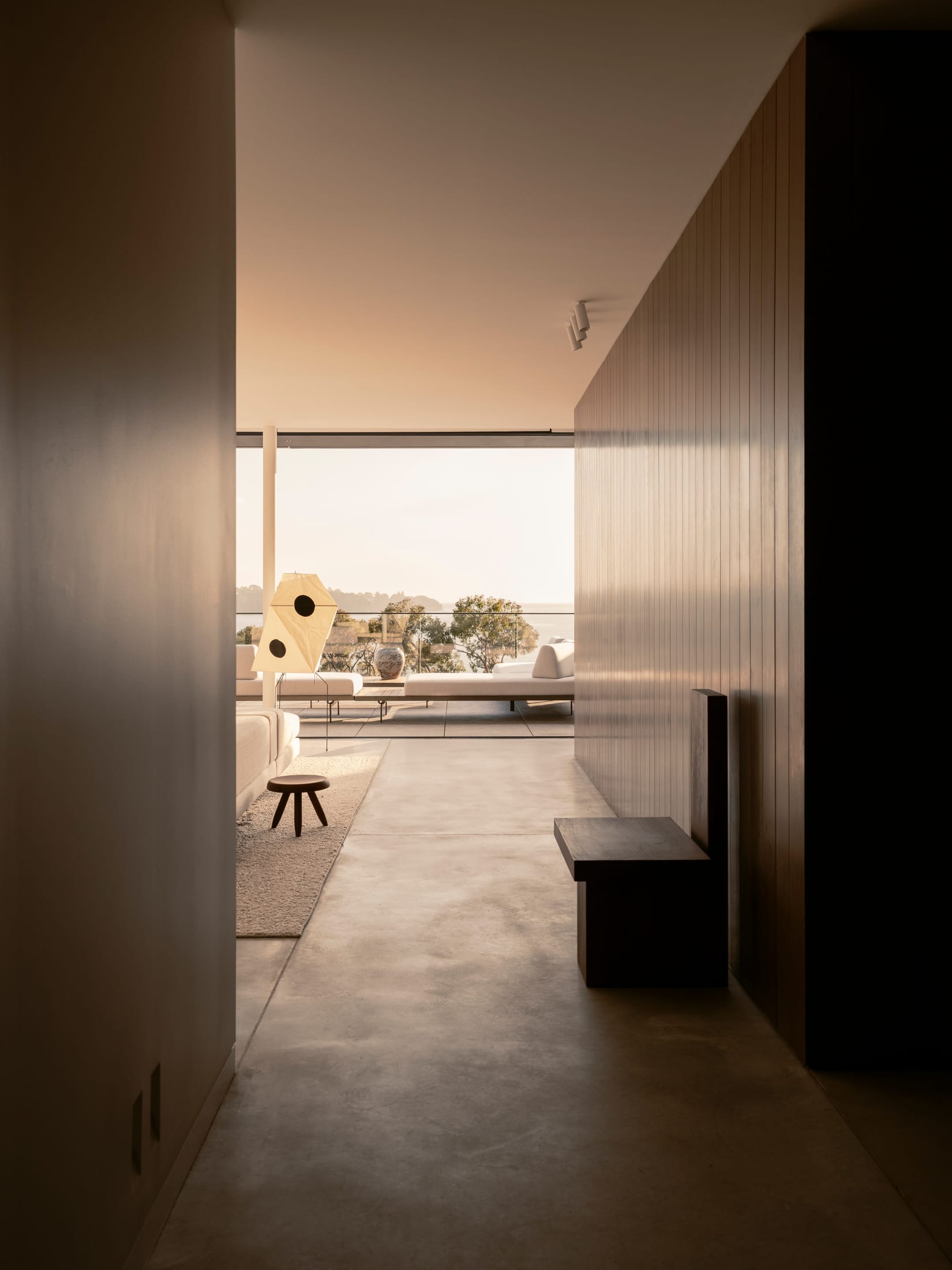 Back of the Moon: A Multi-Generational Coastal Retreat in Maianbar.-23