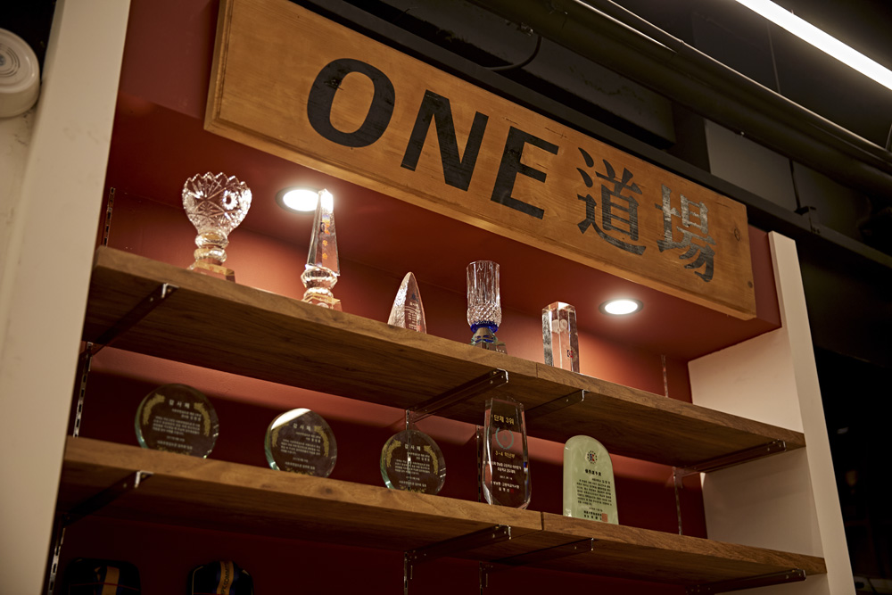 20 平米极简生活，原木风打造温馨小窝-10