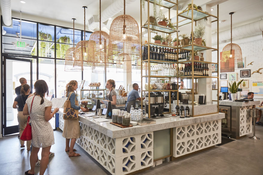 海滨圣塔莫尼卡的"未完成"俱乐部餐厅-0