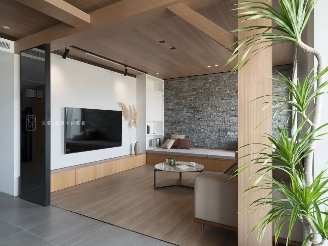 【新作发表】位于城市里的质朴木屋-9