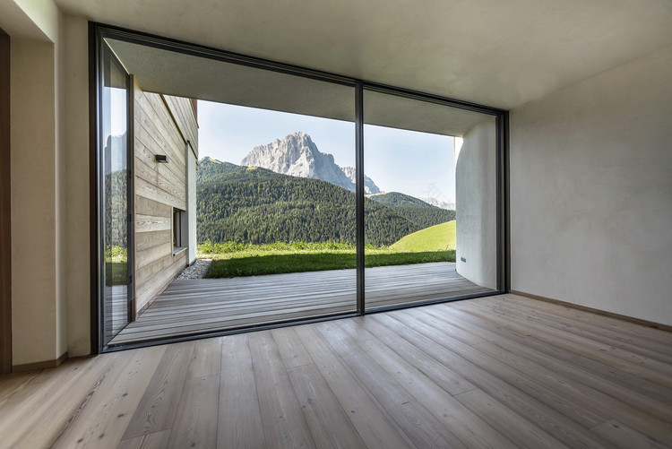 白云石之上的家庭住宅-4